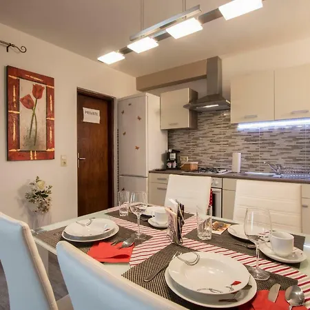 Apartment Milovanovic *